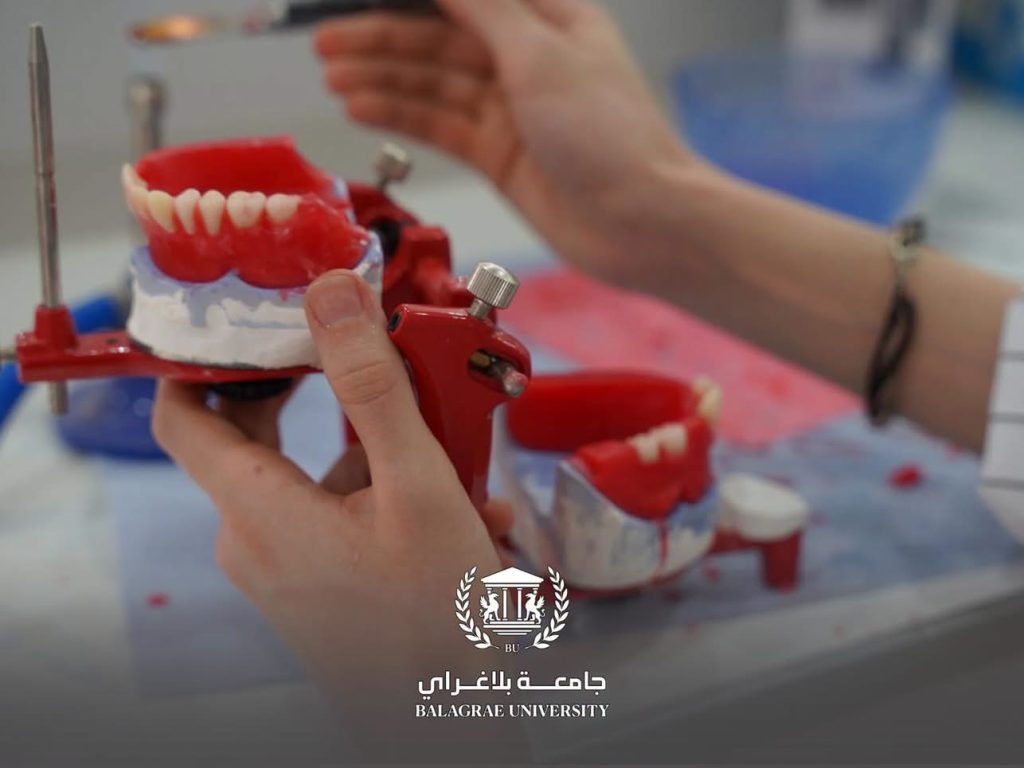 امتحانات مقرر Removable Prosthodontics لطلبة السنة الثالثة